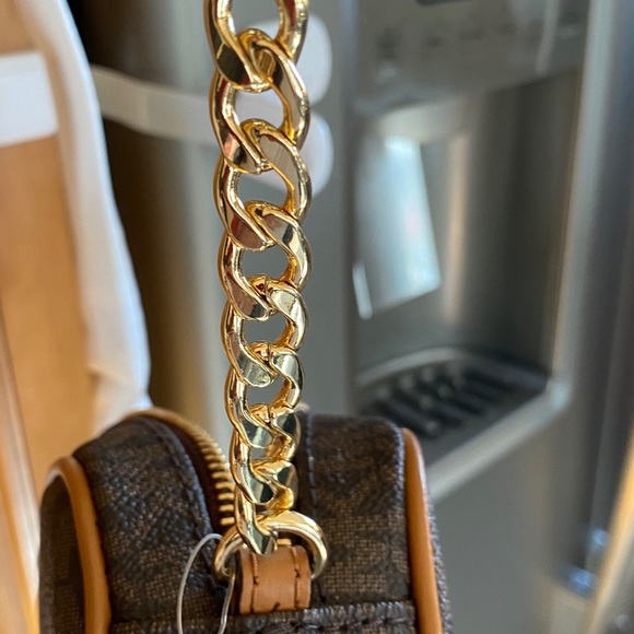 MICHAEL KORS BRAND NEW CROSSBODY BAG - Picture 7 of 16